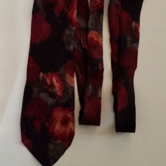 FENDI CRAVATTE mens 60x3.5 red multi silk tie - Picture 1 of 6
